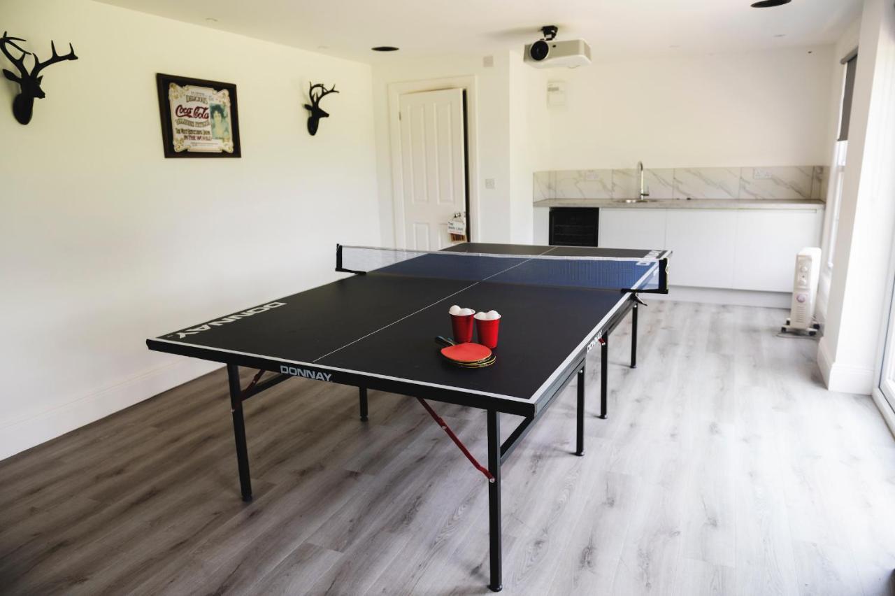 Large Country House - Hot Tub - Pool Table - Bbq - 5 Bedrooms - Log Burner Three Legged Cross Luaran gambar