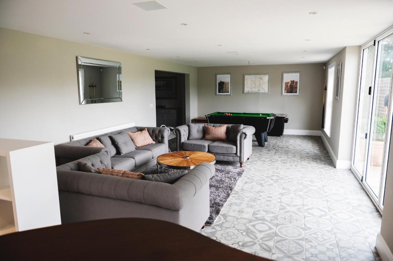 Large Country House - Hot Tub - Pool Table - Bbq - 5 Bedrooms - Log Burner Three Legged Cross Luaran gambar