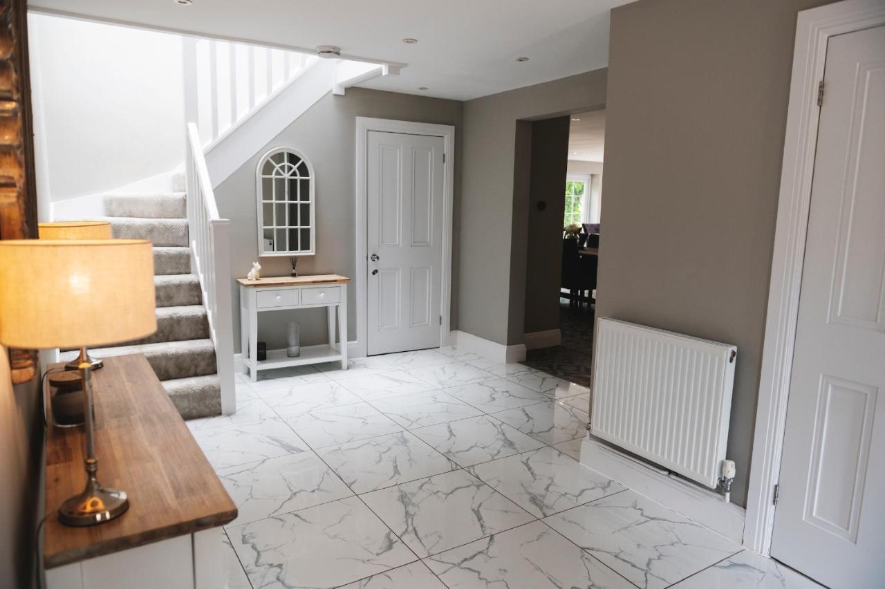 Large Country House - Hot Tub - Pool Table - Bbq - 5 Bedrooms - Log Burner Three Legged Cross Luaran gambar