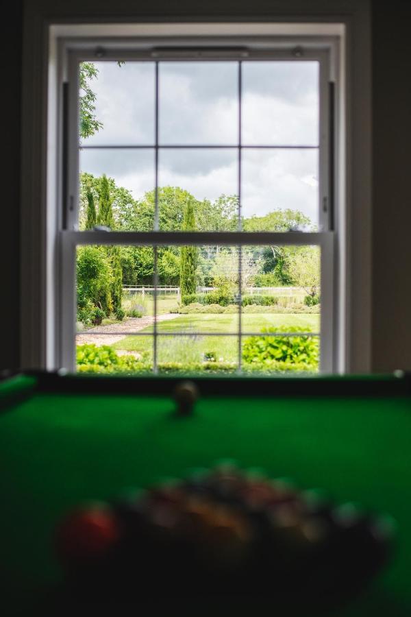 Large Country House - Hot Tub - Pool Table - Bbq - 5 Bedrooms - Log Burner Three Legged Cross Luaran gambar