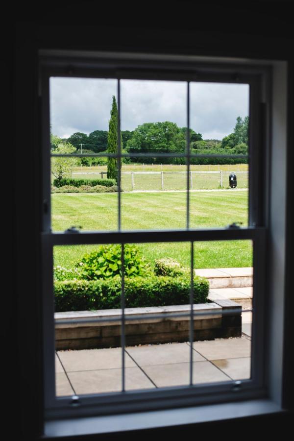 Large Country House - Hot Tub - Pool Table - Bbq - 5 Bedrooms - Log Burner Three Legged Cross Luaran gambar