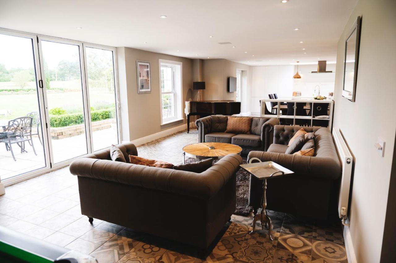 Large Country House - Hot Tub - Pool Table - Bbq - 5 Bedrooms - Log Burner Three Legged Cross Luaran gambar